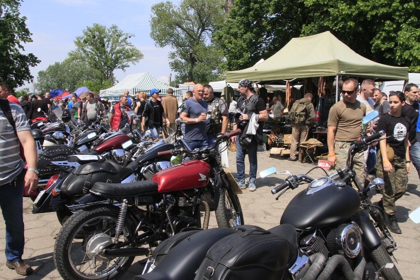 Moto Weteran Bazar w Łodzi. Majowa giełda na Starcie [ZDJĘCIA]