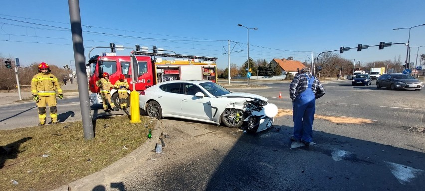 Zderzenie na skrzyżowaniu Toruńskiej i Kazimierza Wielkiego