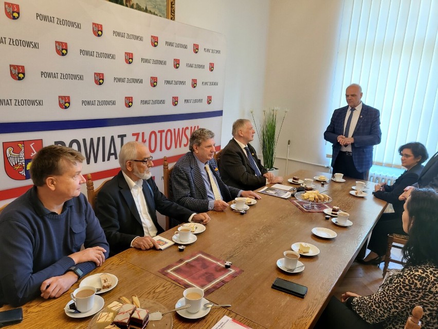 Goście z miasta partnerskiego Złotowa z wizytą u starosty