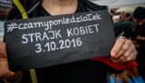 Rocznica Czarnego Protestu 3 października. Zbiórka podpisów pod projektem Ratujmy Kobiety