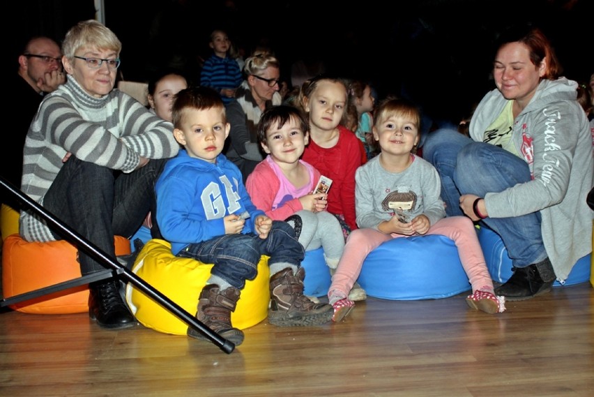 Kolejny spektakl z „Teatrem na poduszkach”