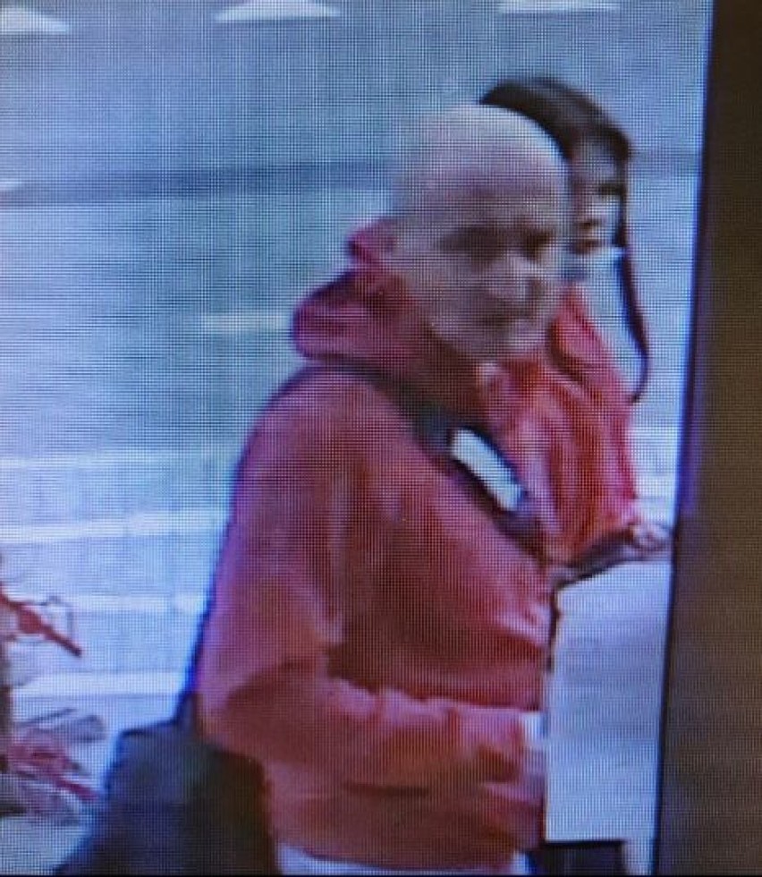 Gdynia: Dwie kobiety i mężczyzna podejrzewani o kradzież. Policja publikuje ich wizerunki