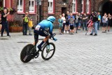 Tour de Pologne w Katowicach: Fani na Nikiszowcu dopingowali kolarzy, którzy przemierzali tę zabytkową dzielnicę.  ZDJĘCIA