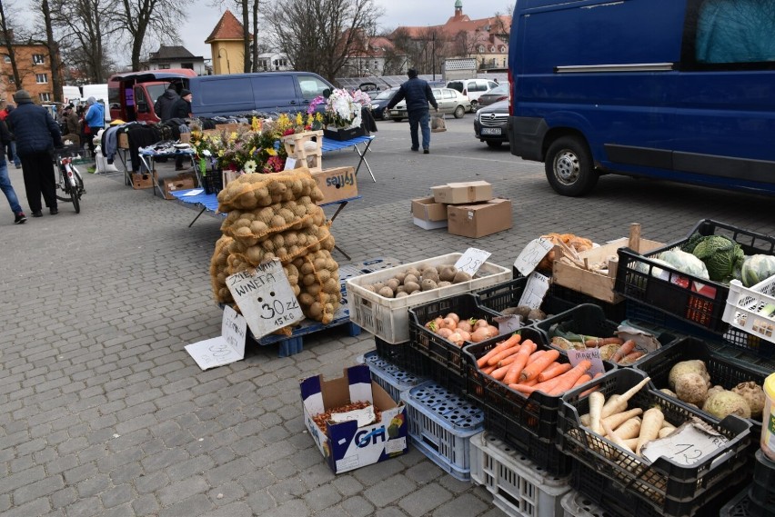 Niedziela handlowa na targu rolniczym w Sławnie
