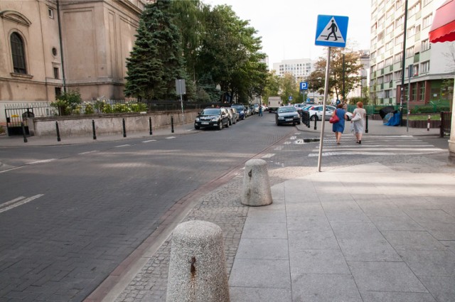 Brak samochodów w centrum Warszawy? Takiego rozwiązania chce prawie połowa mieszkańców