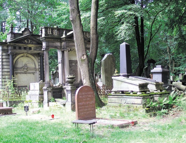 Cmentarz żydowski jest jednym z miejsc najczęściej odwiedzanych przez zagranicznych turystów.