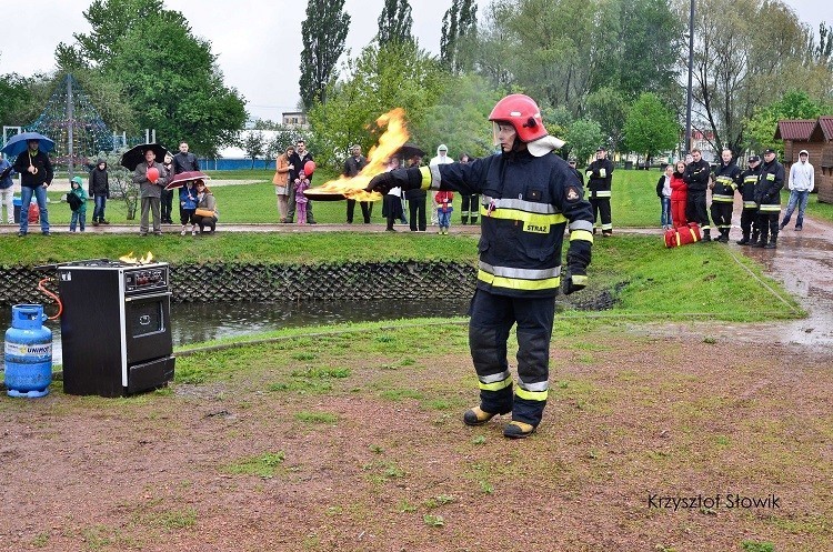 Jak gasić płonący olej na gazie?