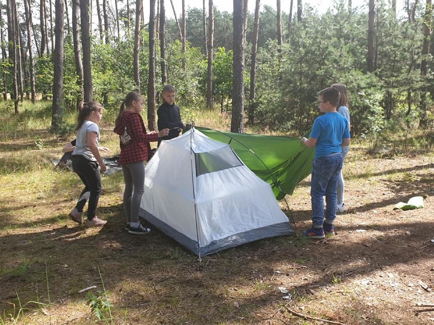 Lato w mieście. Dzieci odkrywały świat survivalu 