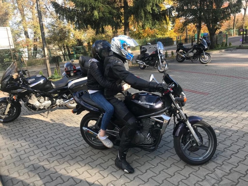 Fani motorów odwiedzają dzieci w domach dziecka, by dzielić...