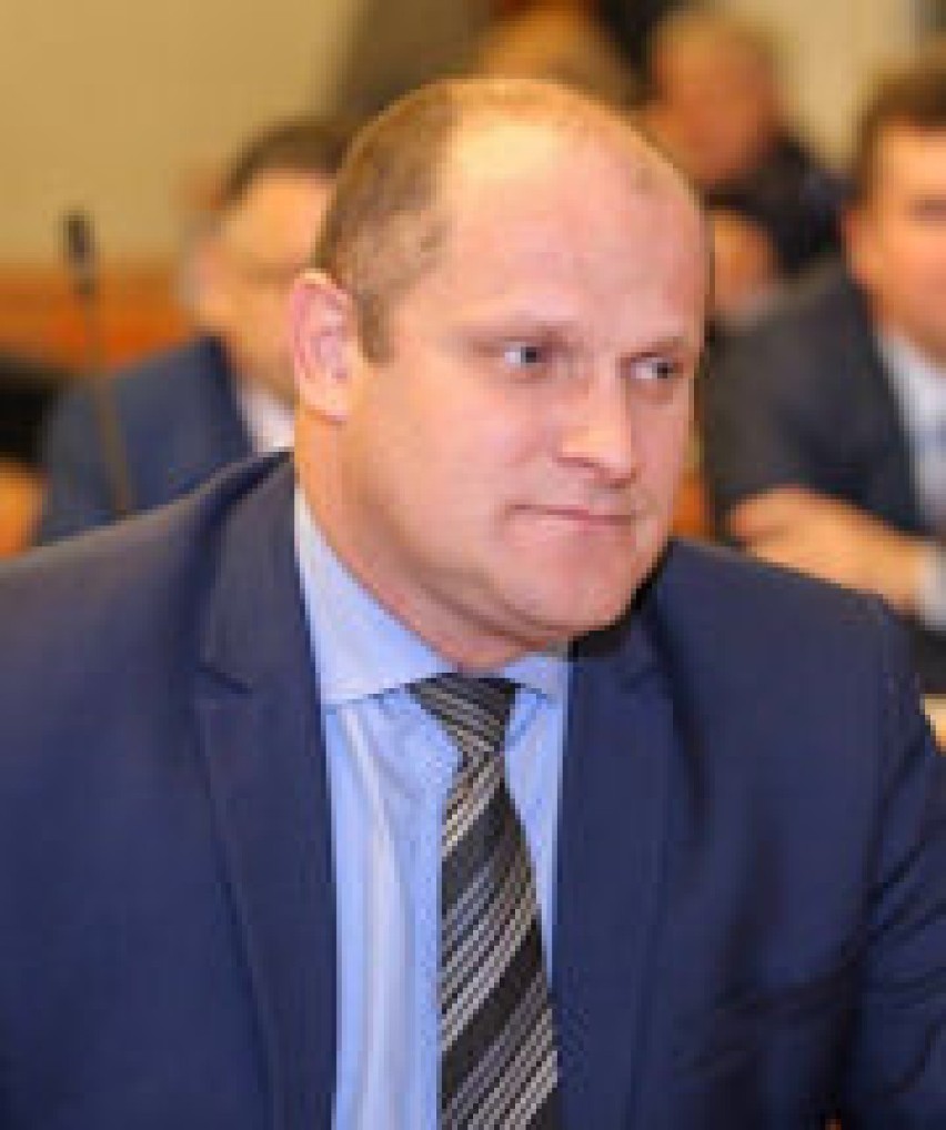 Marek Jasiński,  członek zarządu powiatu, ma blisko 200...