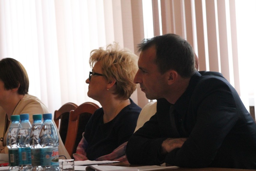 Sesja rady powiatu w Zawierciu [FOTO]