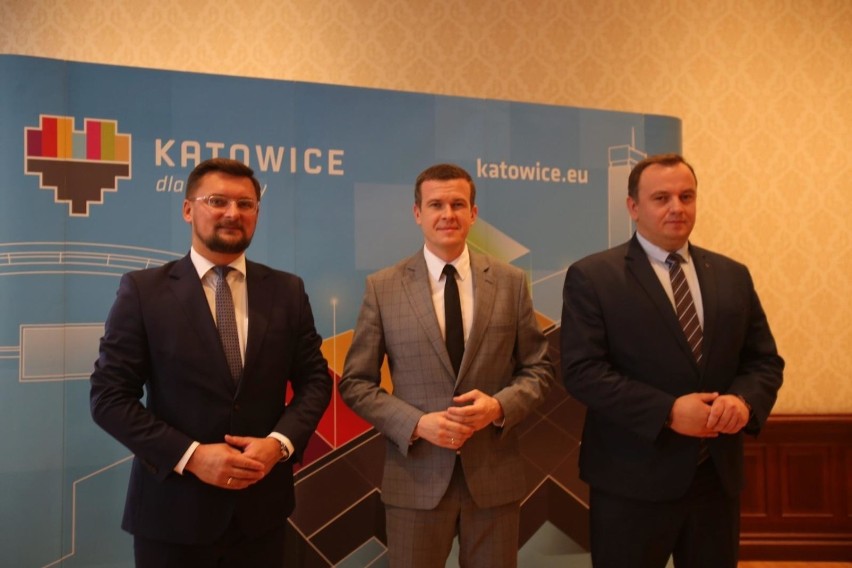 Prezydent Katowic Marcin Krupa, minister Witold Bańka i...