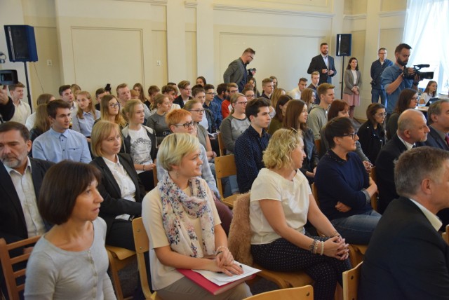 Liceum A. Asnyka w Kaliszu otrzymało sprzęt multimedialny w ramach projektu "Cyfrowa Szkoła Wielkopolsk@"