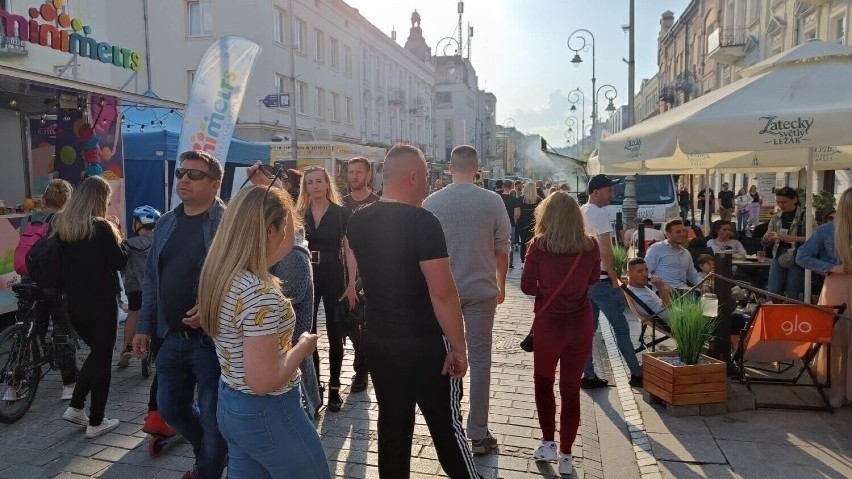 Ostatni w tym sezonie zlot food trucków w Kielcach. Street Food Polska Festival to pyszne jedzenie z całego świata. Zobacz film
