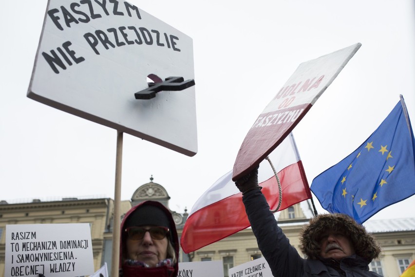 Kraków. Przez miasto przeszedł Antyfaszystowski Marsz [ZDJĘCIA]