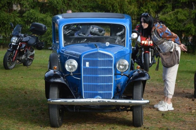 Opel P4 z 1936 roku budził duże zainteresowanie odwiedzających skarżyskie muzeum w dniu zlotu klasyków.