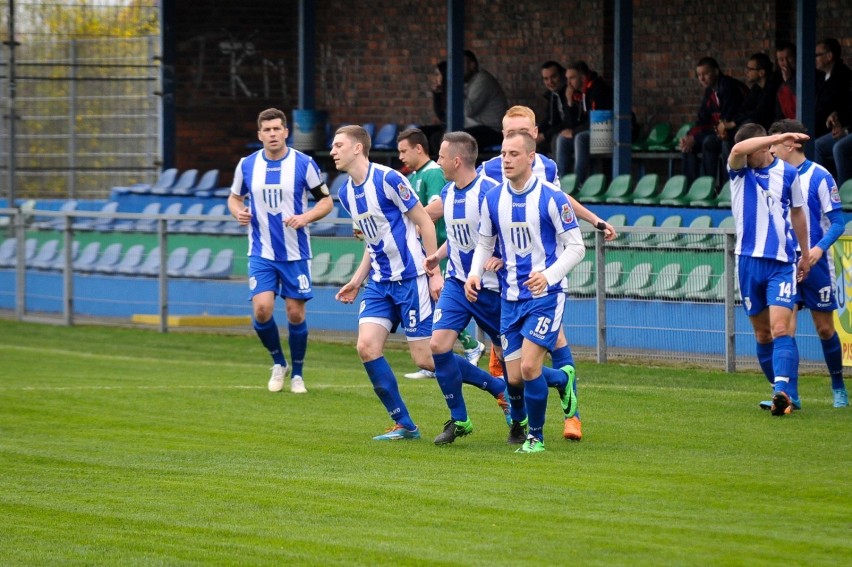 Bramkarze: Marcin Dobuszewski, Tomasz Roskosz. 
Obrońcy:...