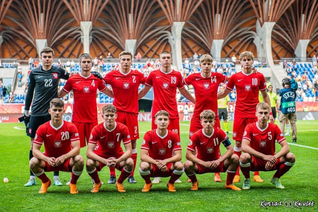 Na zdjęciu reprezentacja Polski U-17 przed meczem Polska - Niemcy podczas mistrzostw Europy 2023 na Węgrzech

--