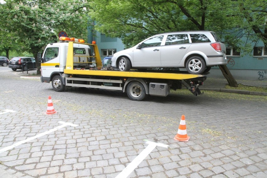 19 zgłoszeń dotyczyło nieprawidłowego parkowania na terenie...