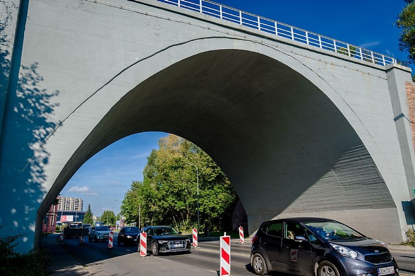 Wałbrzyskie wiadukty. Przejazd kolejowy nad ulicą Wieniawskiego (ZDJĘCIA)