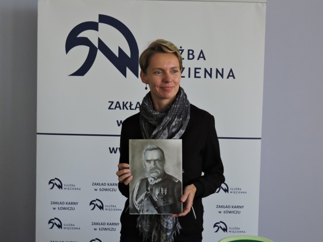 Sylwia Wielichowska otrzymała o osadzonych portret Józefa Piłsudskiego