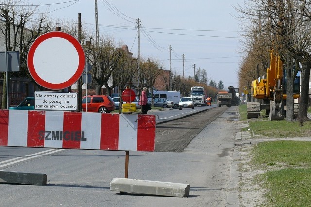 Kierowcy, jadący ulicą Kościuszki w kierunku Łasku, muszą już korzystać z objazdów