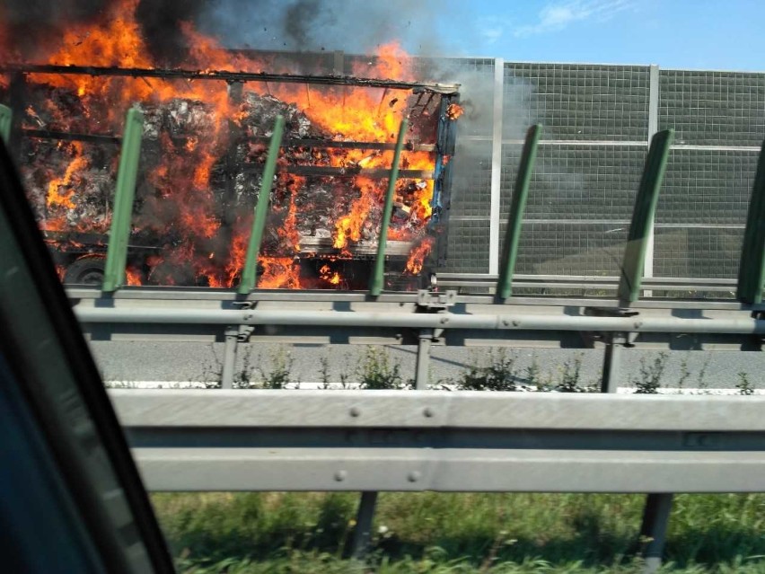 Pożar ciężarówki na obwodnicy Krakowa  [ZDJĘCIA]