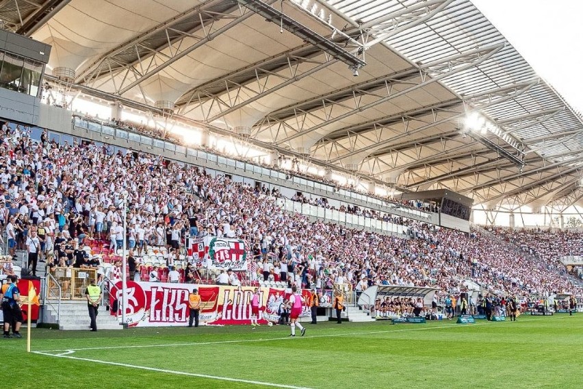 Obiekt przy al. Unii. Fantastyczne ujęcia stadionu ŁKS z lotu ptaka   ZDJĘCIA