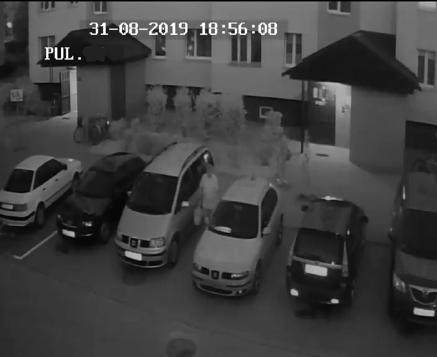 Policja w Suwałkach poszukuje mężczyzny, który zniszczył auto. Rozpoznajesz go, dzwoń