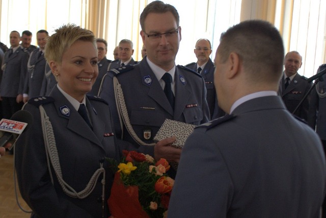 Podczas ceremonii insp. Wojcech Ołdyński pożegnał się ze sztandarem kujawsko-pomorskiej Policji oraz funkcjonariuszami i pracownikami tego garnizonu. 

Następnie rozpoczęły się przemówienia i podziękowania.