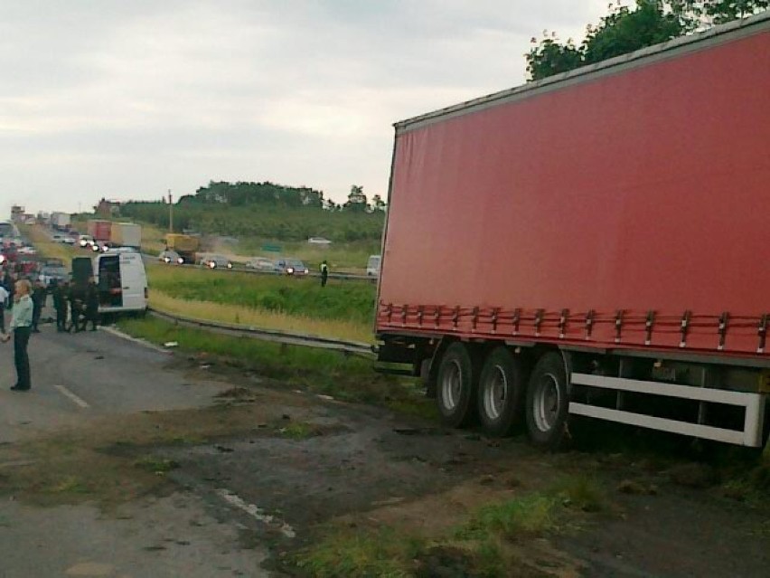 wypadek busa w Chrzczonowice