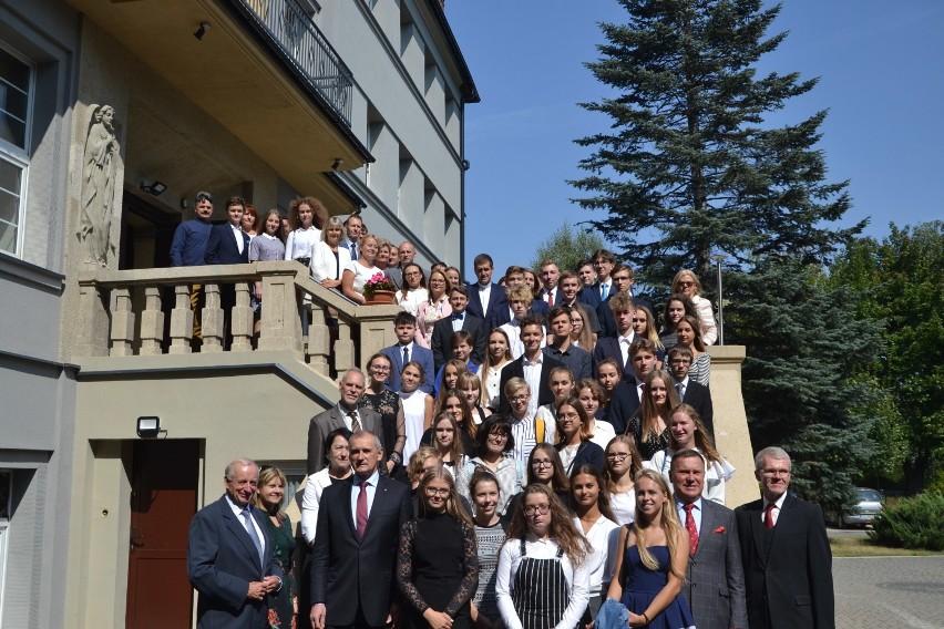 Nowe Akademickie Liceum Ogólnokształcące w Rybniku zainaugurowało rok szkolny