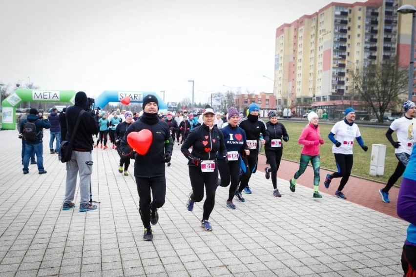 Bieg Walentynkowy w Szczecinie. Przyjdź i zobacz, jak zakochani biegną razem