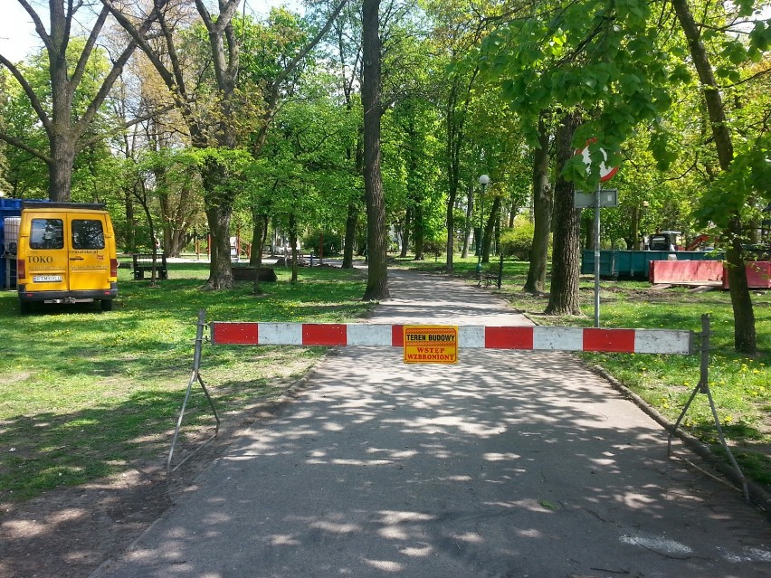 Rozpoczęła się rewitalizacja Parku Rodego w Tomaszowie Maz. [ZDJĘCIA]