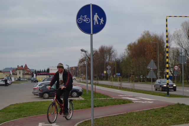 Trwa budowa ścieżek pieszo-rowerowych na terenie żuławskiego miasta. Prace potrwają tu niemal do końca roku. W innych rejonach inwestycje już się zakończyły, w innych rozpoczną się dopiero w 2019 r.