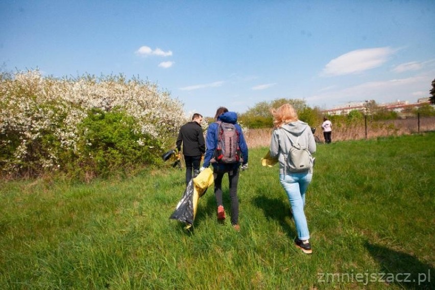 Kraków. Posprzątali okolice dawnego pasa w Czyżynach