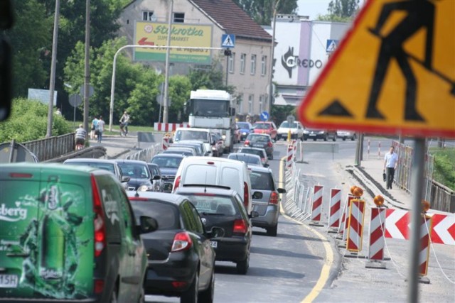 Ruch na moście w poniedziałek po godzinie 15