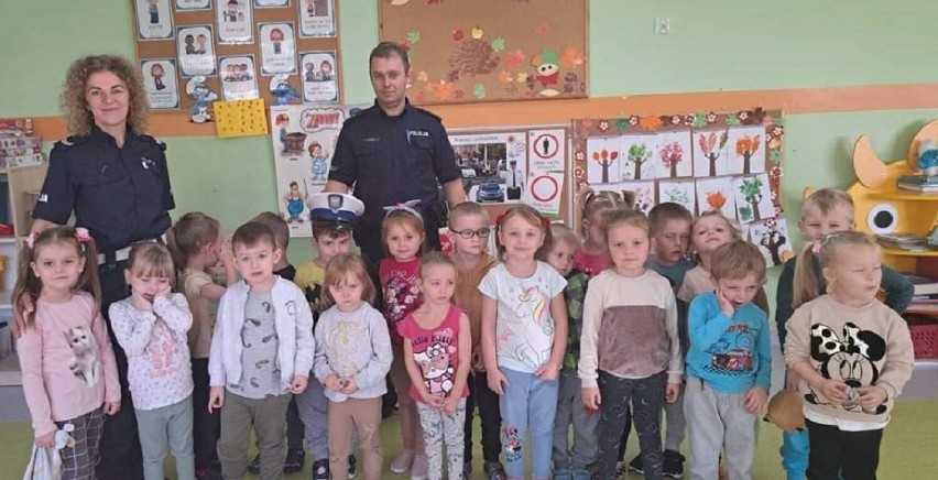 O bezpieczeństwie w policjantami w Publicznym Przedszkolu w Kamieńsku