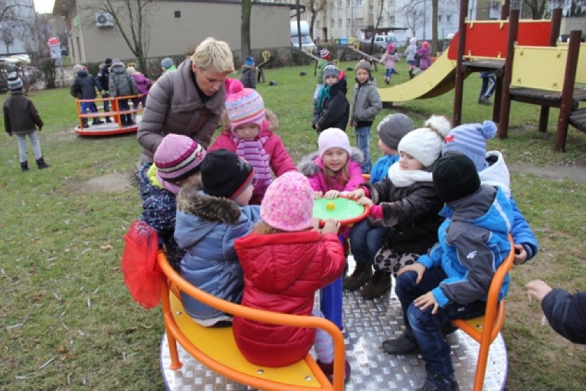 Plac zabaw przy Przedszkolu nr 3 w Wieluniu został odnowiony [FOTO]