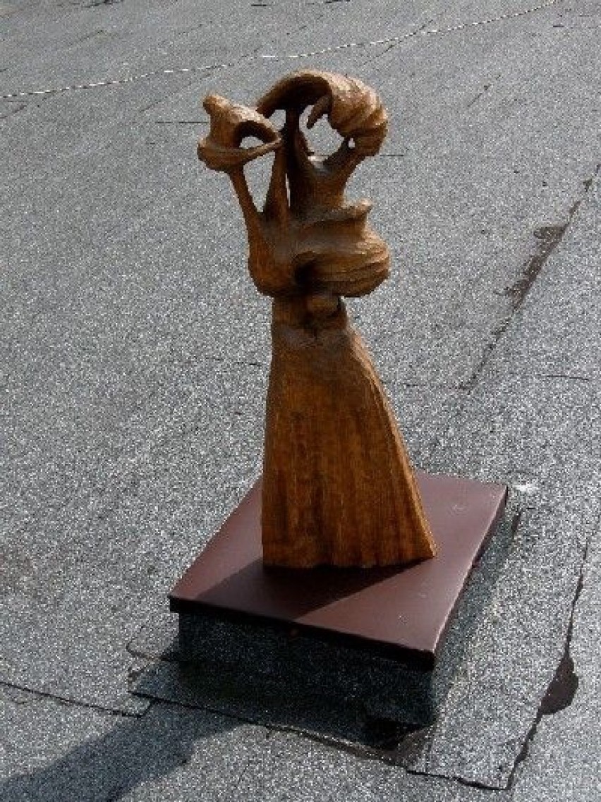 Rzeźba autorstwa Bogusława Kędzierskiego