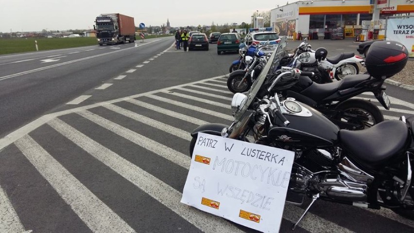 W Inowrocławiu zorganizowali akcję "Patrz w lusterka motocykle są wszędzie" 