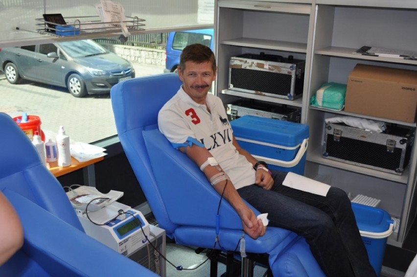 Akcja zbiórki krwi na 100-lecie policji w Komendzie Miejskiej w Kaliszu ZDJĘCIA