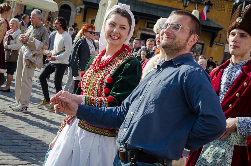 Majówka w Ogrodzie Saskim. Warszawiacy zatańczą najdłuższego poloneza w Polsce! [GALERIA]