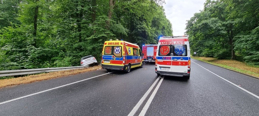 Wypadek na DK-11 na wysokości Oleśnicy. Dwie osoby w szpitalu