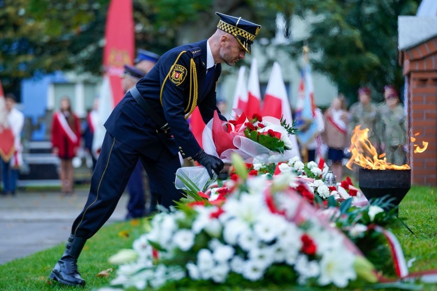 Upamiętnienie 82. rocznicy rozstrzelania Obrońców Poczty Polskiej na cmentarzu na Zaspie w Gdańsku