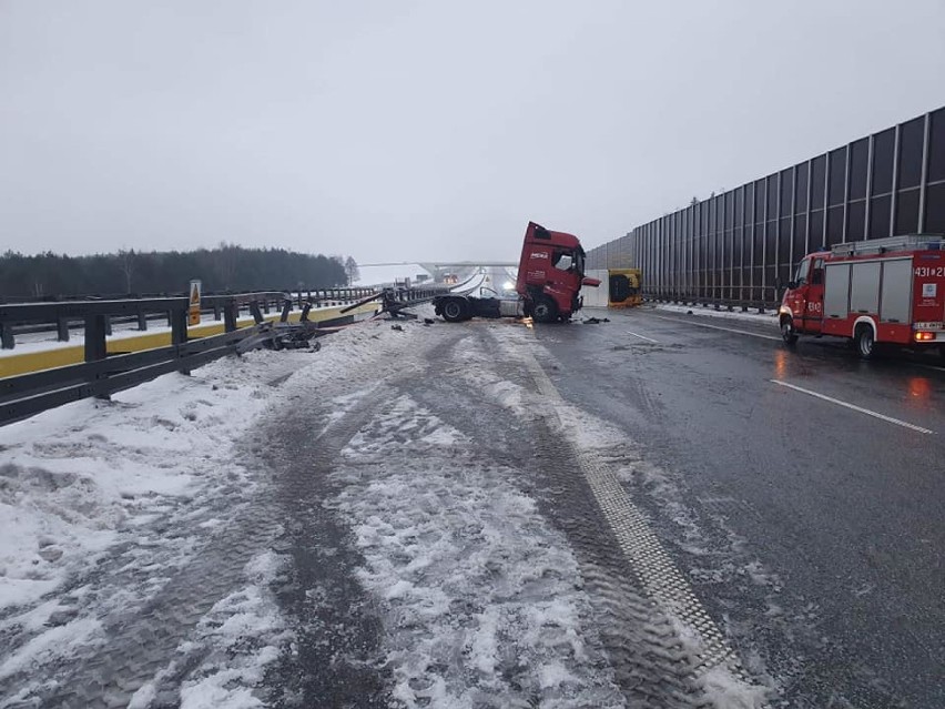 Wypadek na S8 między Zduńską Wolą i Łaskiem ZDJĘCIA