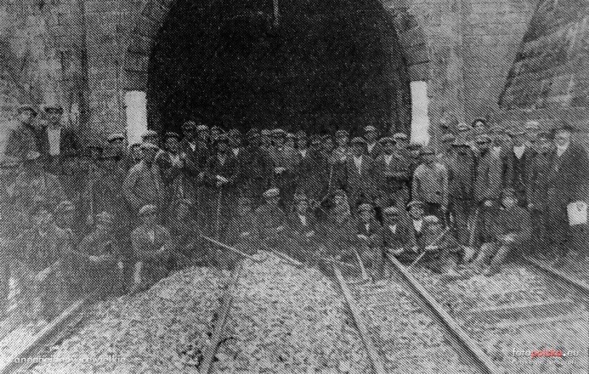 Lata 1918-1920 

Tunel między Trzcińskiem a Wojanowem