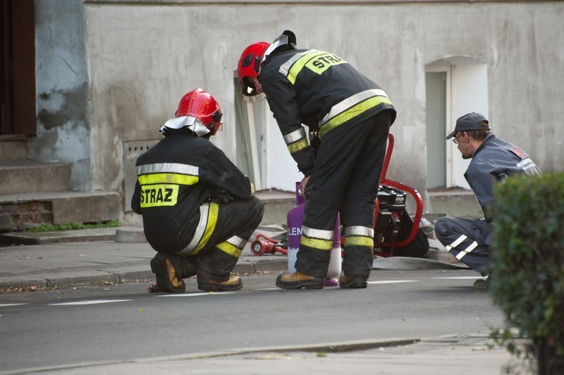 Rozszczelnienie butli gazowej na ulicy Czystej w Gnieźnie....