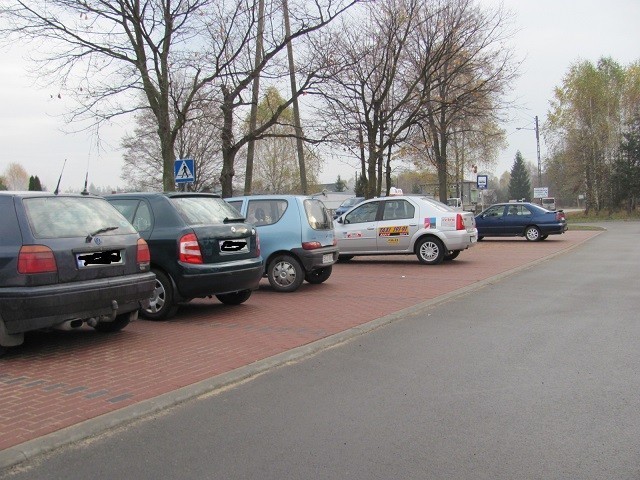 Nowe rondo i parkingi w Zawodziu koło Poczesnej