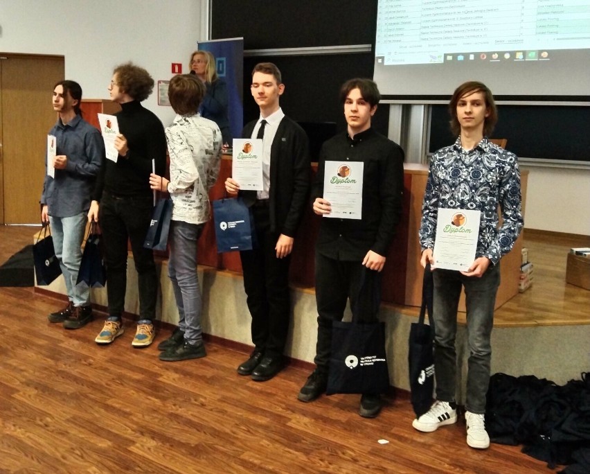 Programiści z ZSE-E w Radomsku laureatami Międzynarodowego Konkursu Informatycznego